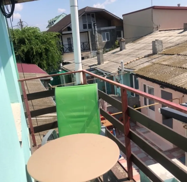 Номер с маленьким балкончиком на двоих у самого моря