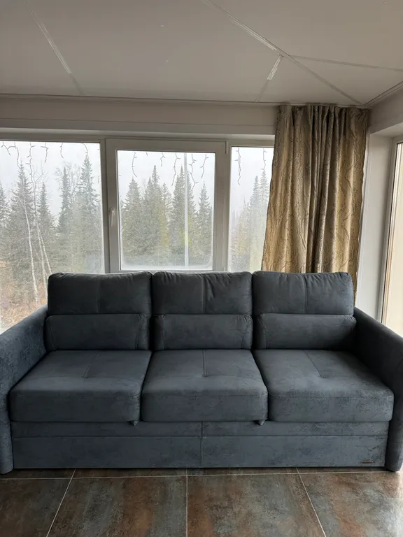 Квартира Комната с панорамными окнами с видом на горы — Шерегеш