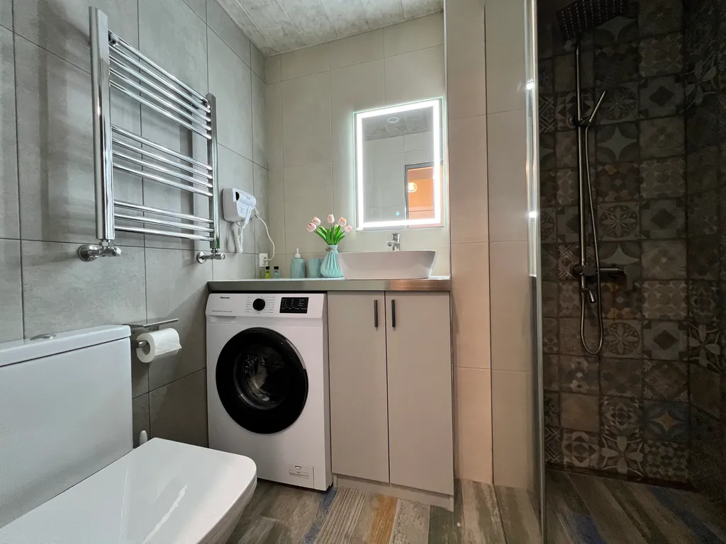 Stylish Apt 2 in City Center