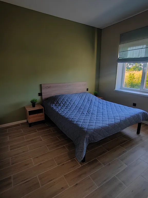 Уютный дом на берегу живописного озера