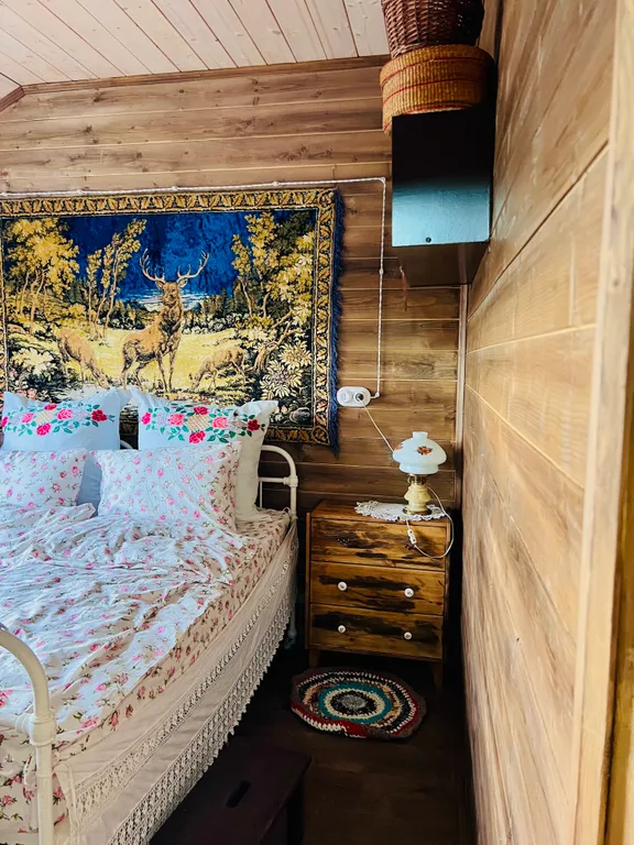 Дом в горах у реки