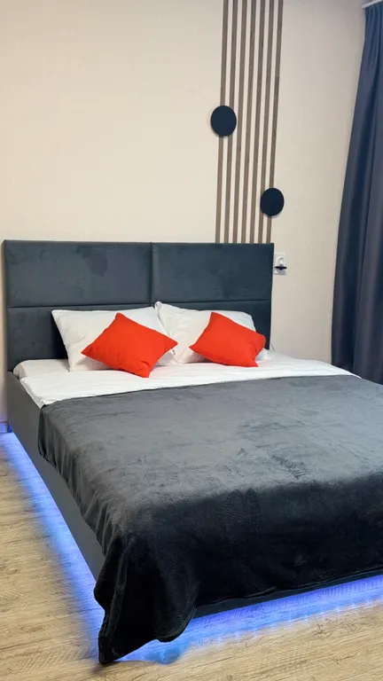 Стильная квартира-студия в новом доме микрорайона Парковый — аренда посуточно в Челябинск