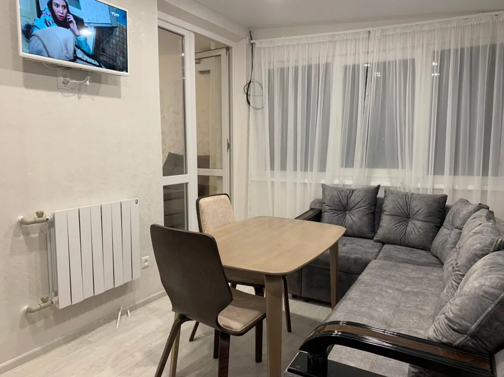 Уютная квартира в центре города с видом на горы