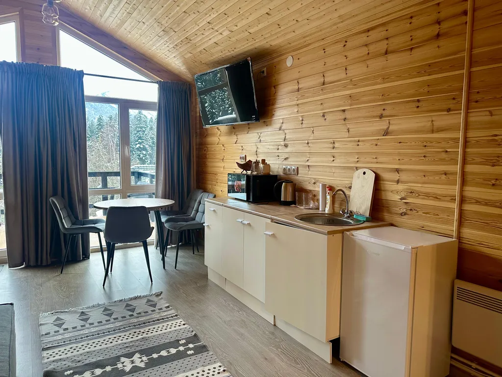 Коттедж Барнхаус с видом на горы и реку — Архыз