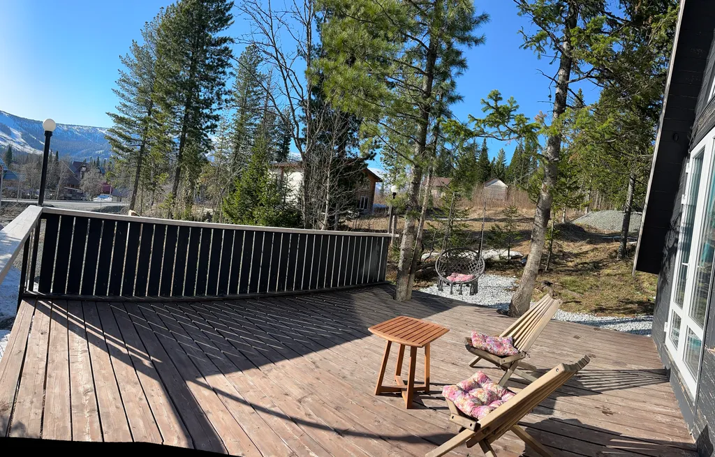 Уютный дом с красивым видом на зелёную гору