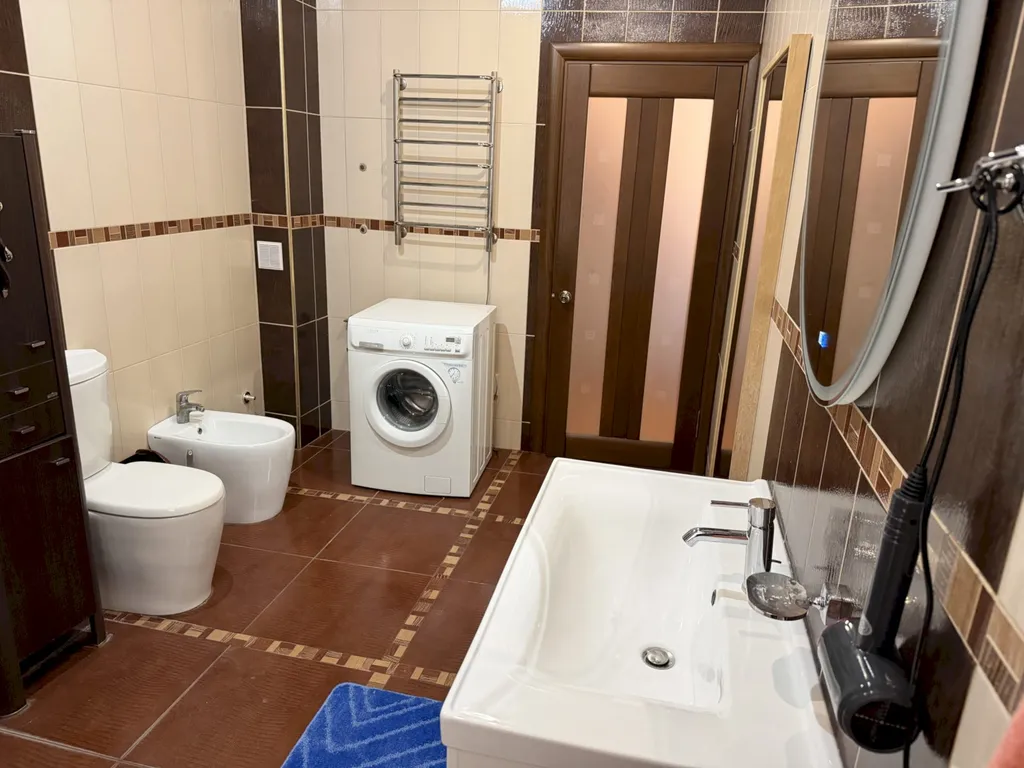 Дом с террасами и видом на море, рядом с центром