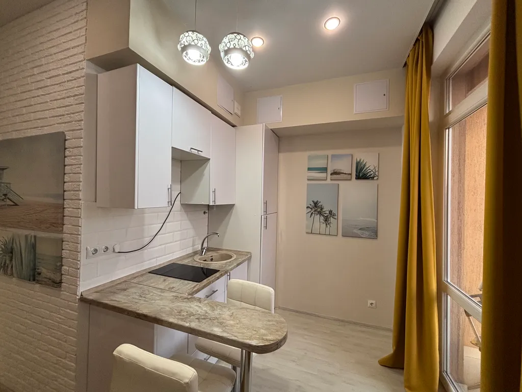 Новая студия с видом на море