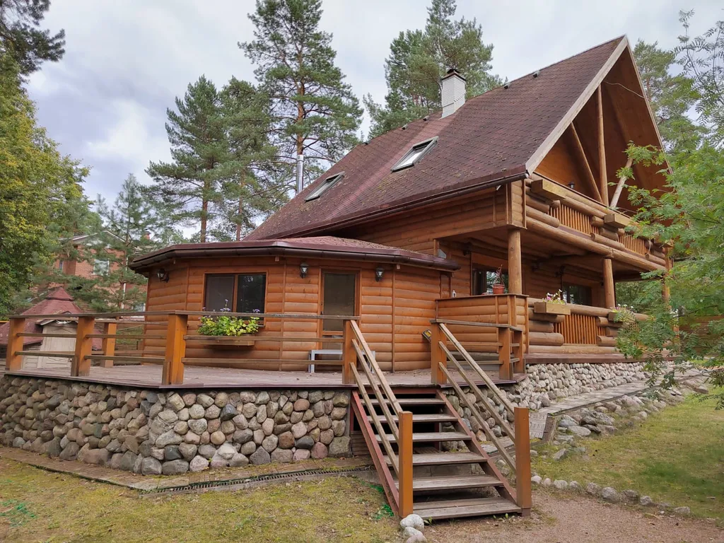 Коттедж Дом для отдыха в живописном месте — Луга