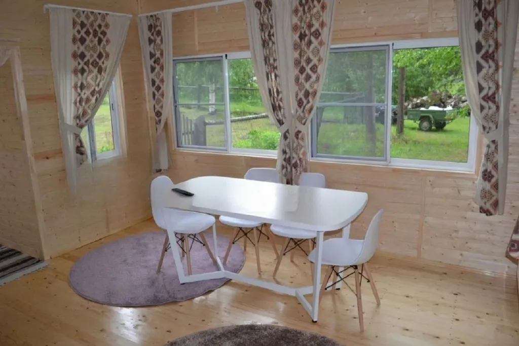 Дом-баня на берегу озера Уросозеро