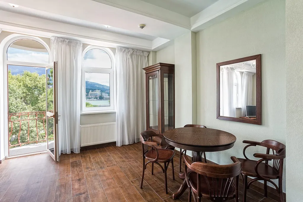 Апартаменты на набережной с террасой