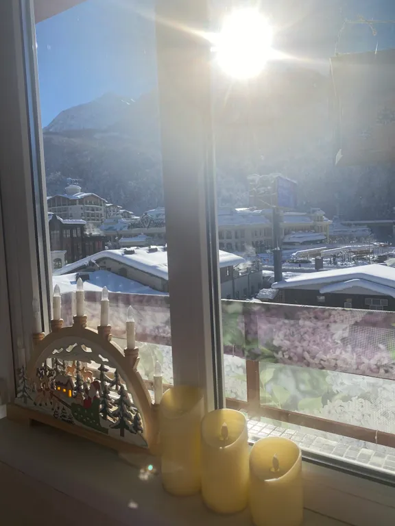 Белые горошины с видом на Marriott, горы, казино