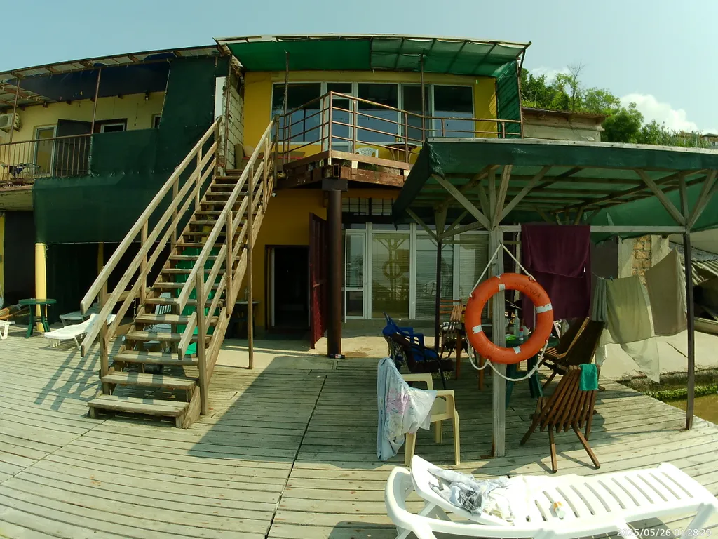 Дом возле моря