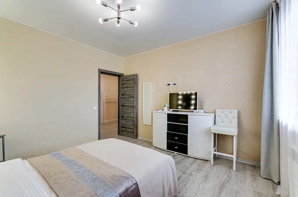 Зеркальный перламутр | Mother of pearl mirror | однокомнатная | 4 гостя