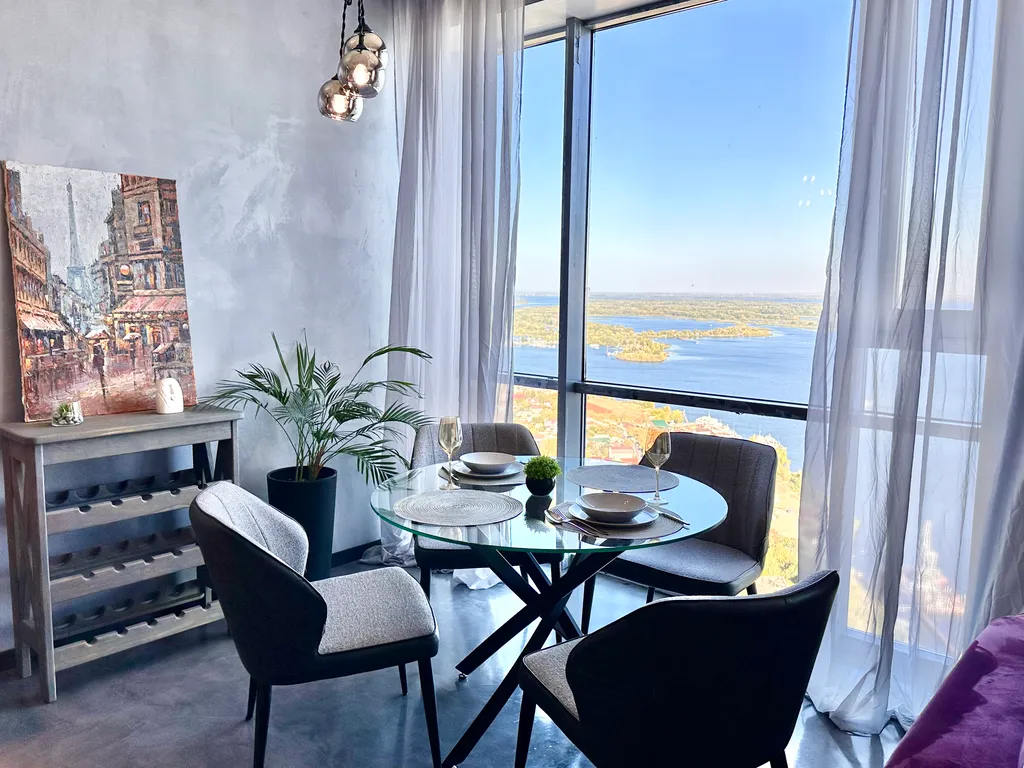 Шикарные апартаменты с видом на Волгу