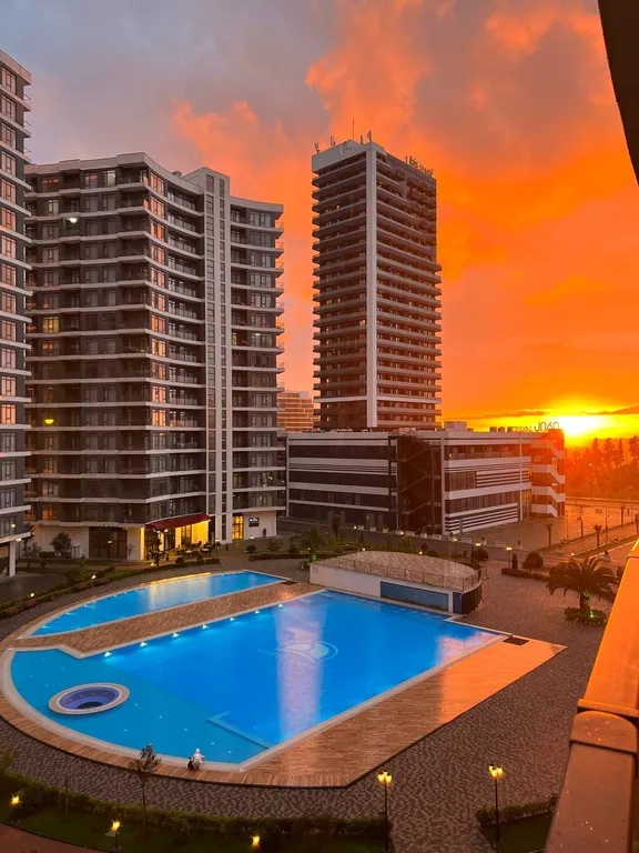 3-комнатный апартамент, бассейн + парковка, жк white sails