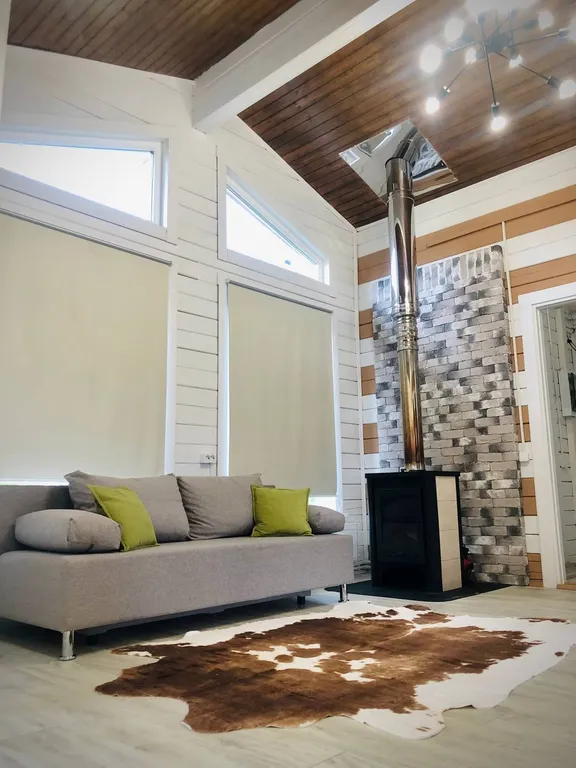 Уютный деревянный загородный дом в живописном селе