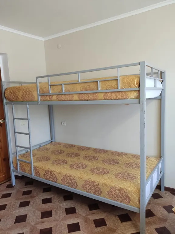 Эллинг на берегу моря