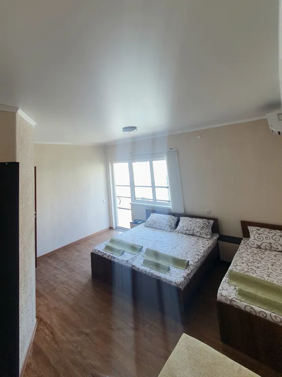 Просторный номер для семьи в небольшом уютном доме с хорошим бассейном