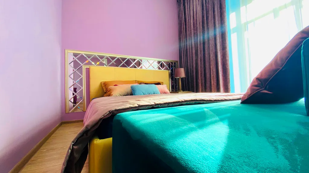 Просторная квартира с лоджией на площади Революции