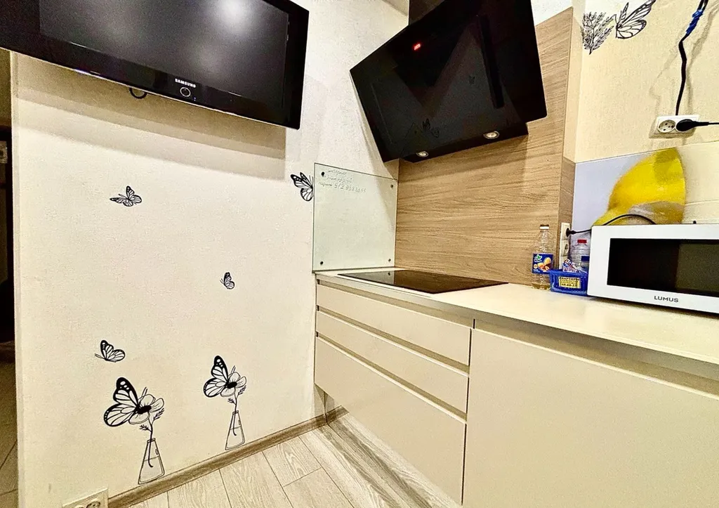 Студия с панорамным видом на набережную