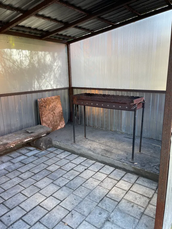 Дом в уникальном месте на берегу озера