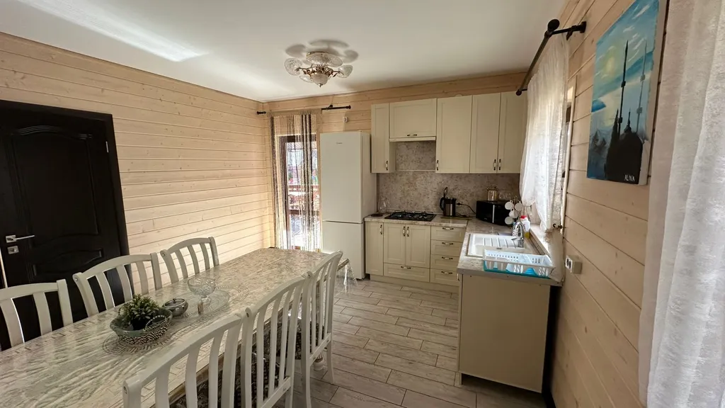 Шале с видом на горы и реку moon house arkhyz