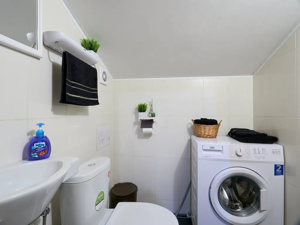 Домик с сауной и беседкой