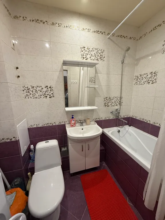 Студия - диван, стиралка холодильник, микроволновка