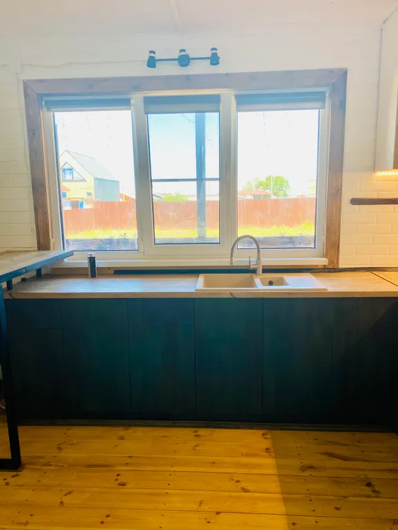 Коттедж Коттедж для семьи на море — Кучугуры