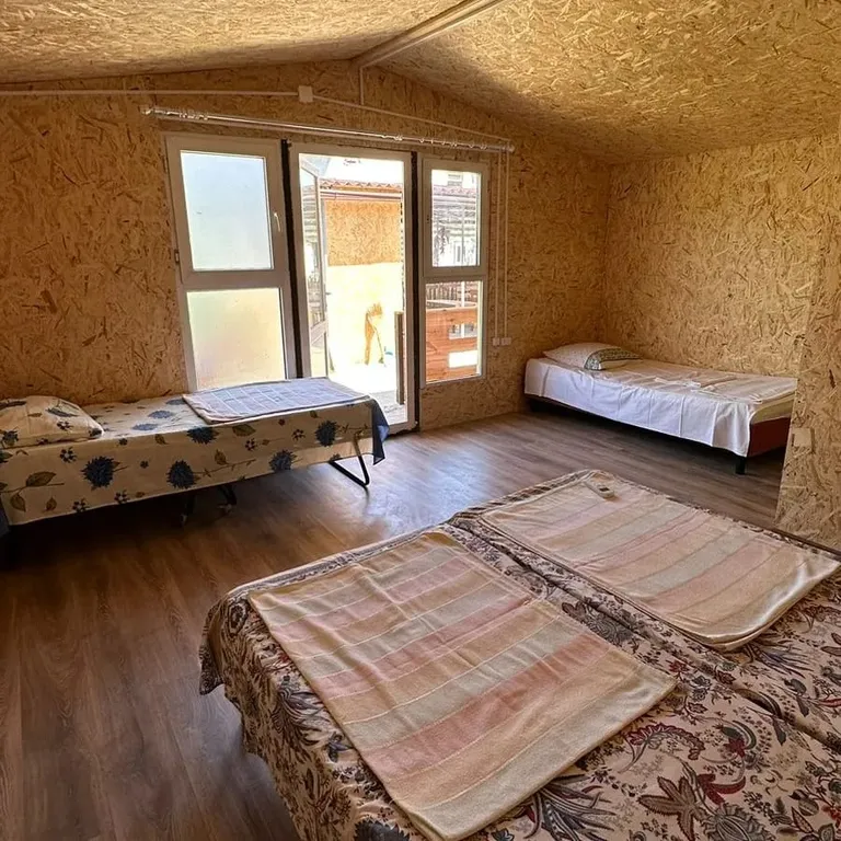 Коттедж Домик с удобствами — Сухум