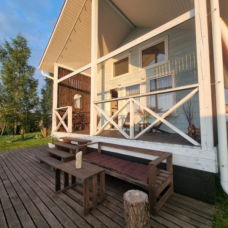 Уютный дом на берегу реки Кимрка