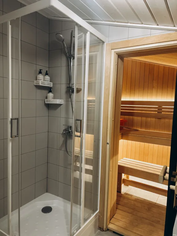 Дизайнерский дом с гриль-мангалом, сауной и большой террасой