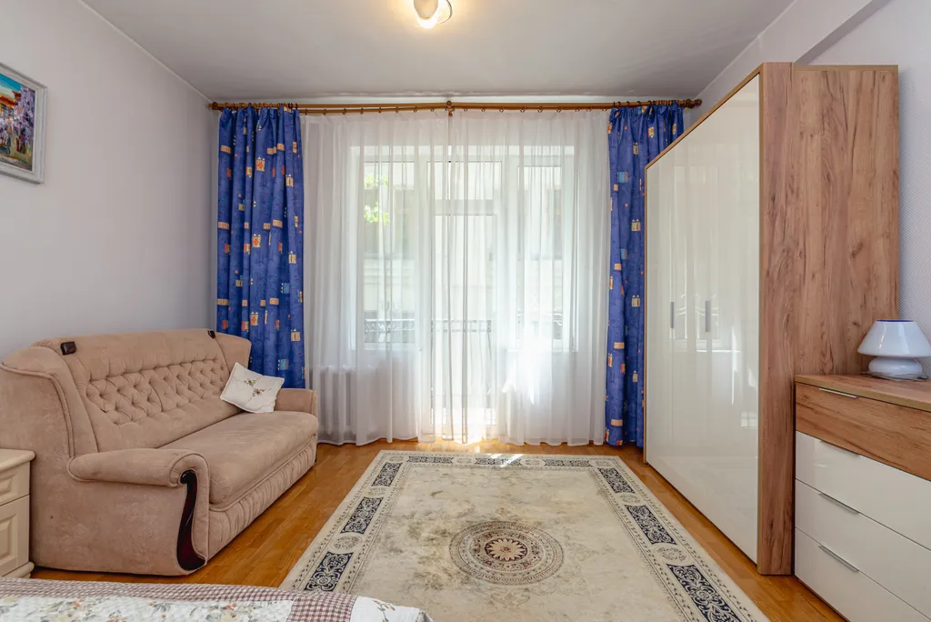 Уютные Апартаменты в центре города с 3-балконами