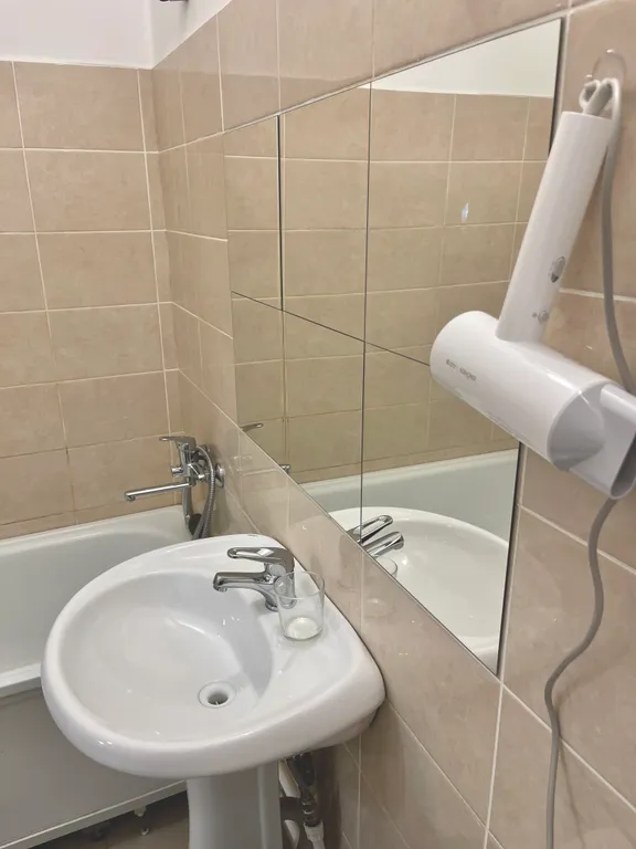 Милая студия с лучшим доступом к озеру, лесу, лыжным базам и городу