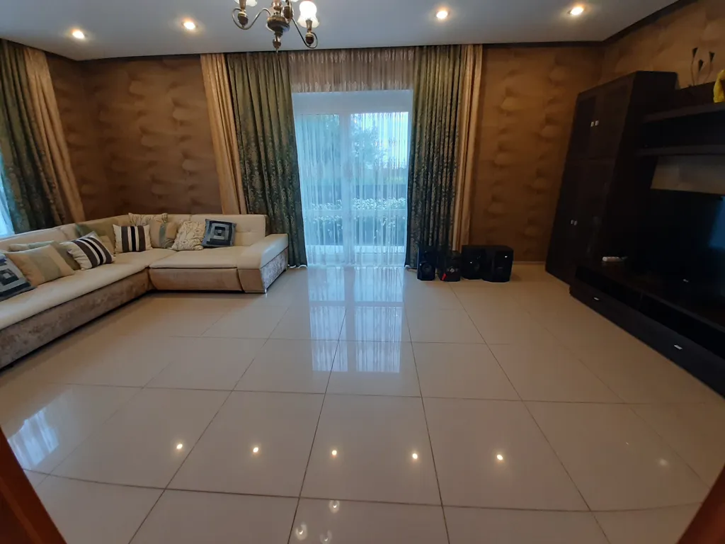 6-комнатный Дом