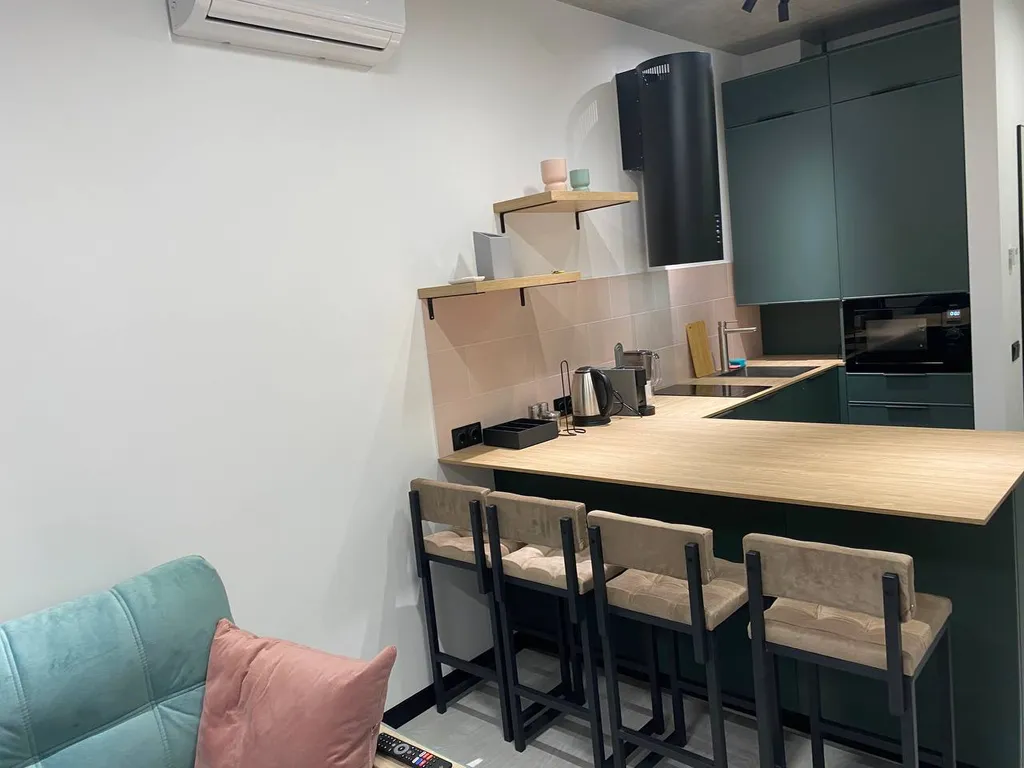 Апартаменты "Пикассо" - индустриальный шик с яркими акцентами