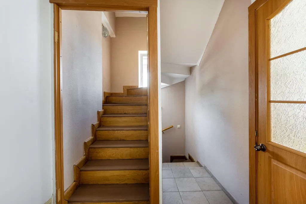 Коттедж с баней на дровах рядом с европарком