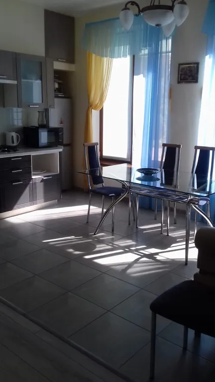 Загородный дом со своим садом