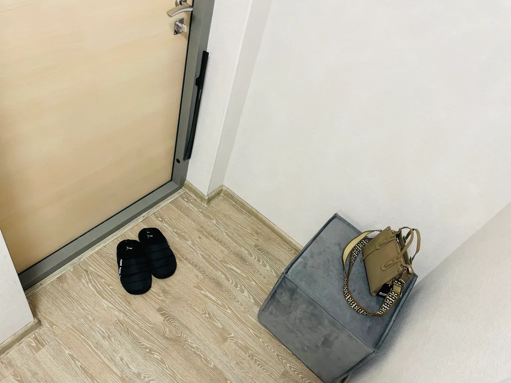 Квартира Квартира с видом из окна не для слабонервных с качелью — Новосибирск
