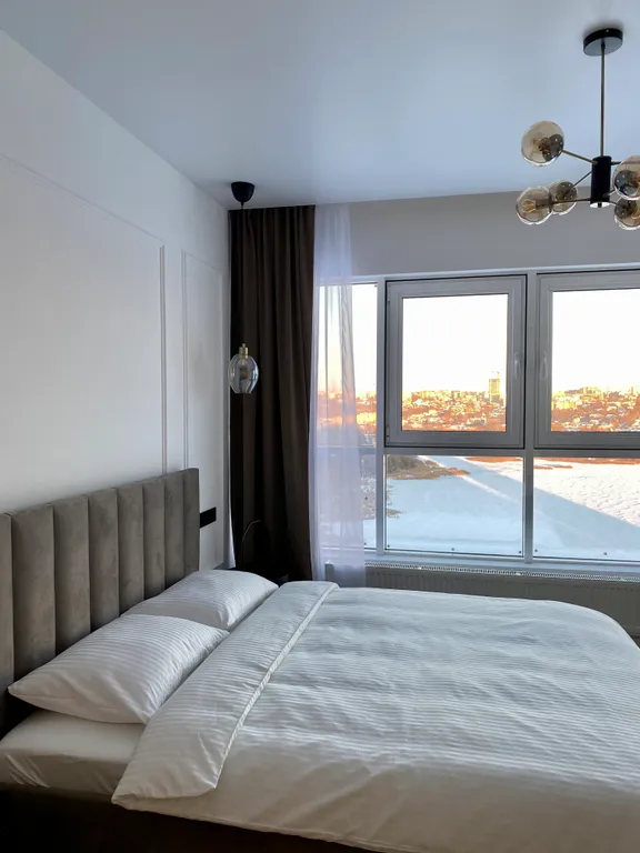 Студия с панорамными окнами