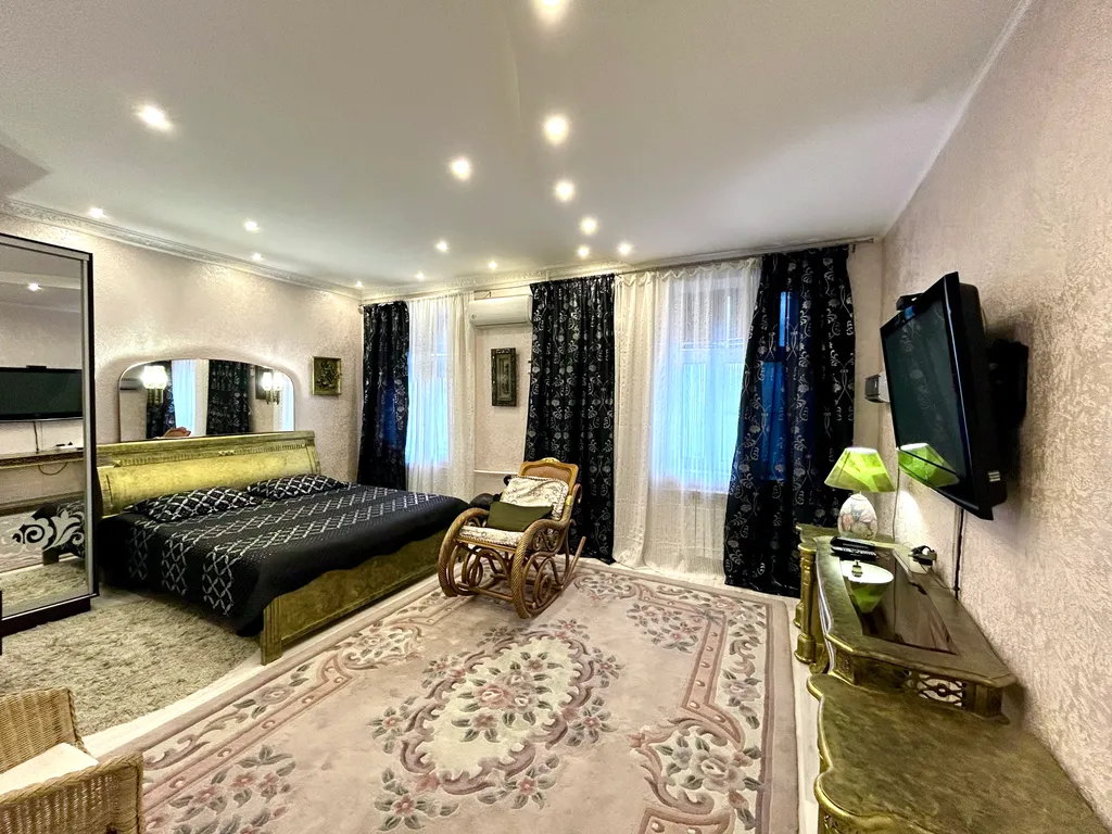 Уютные апартаменты у моря с камином и дизайнерским ремонтом