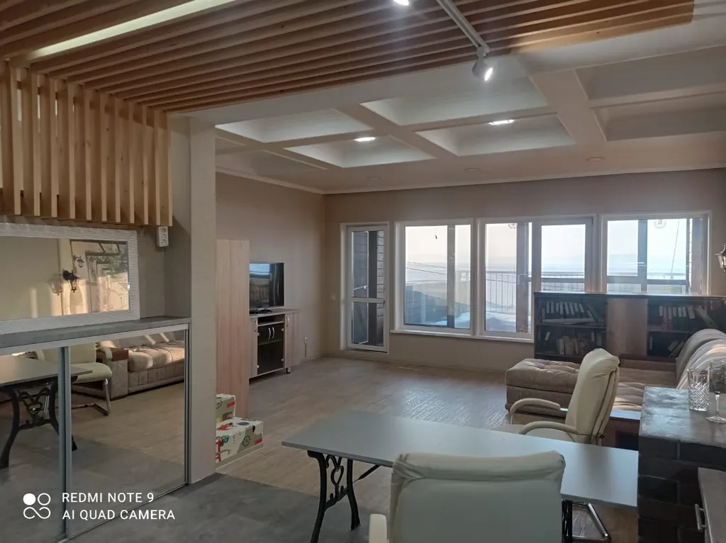 Студия на берегу моря