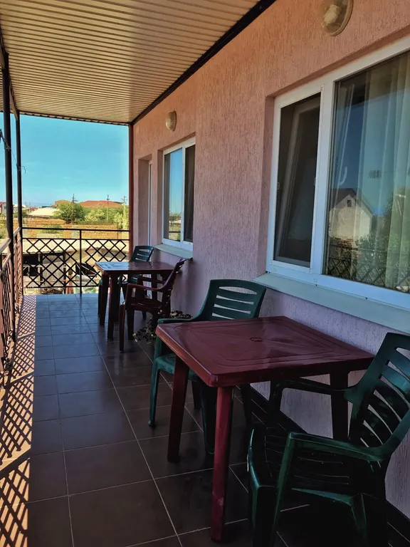 Уютная комната спальня для 2х гостей