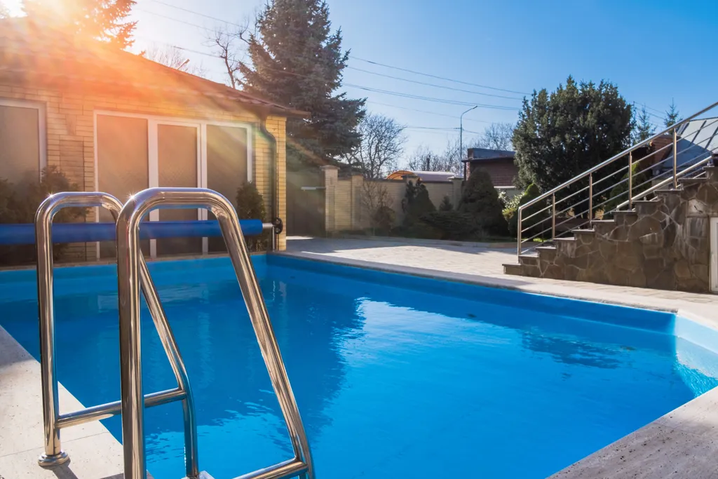 Просторный дом, бассейн с подогревом