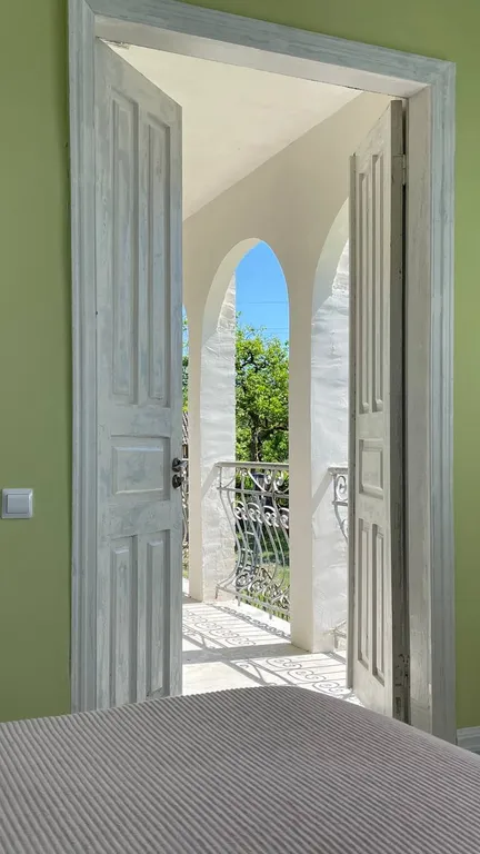 Дом в Абхазии, рядом сероводородные источники, море, река