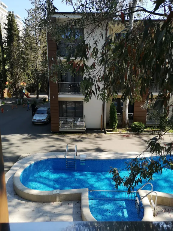 Студия с бассейном, 200 м до моря