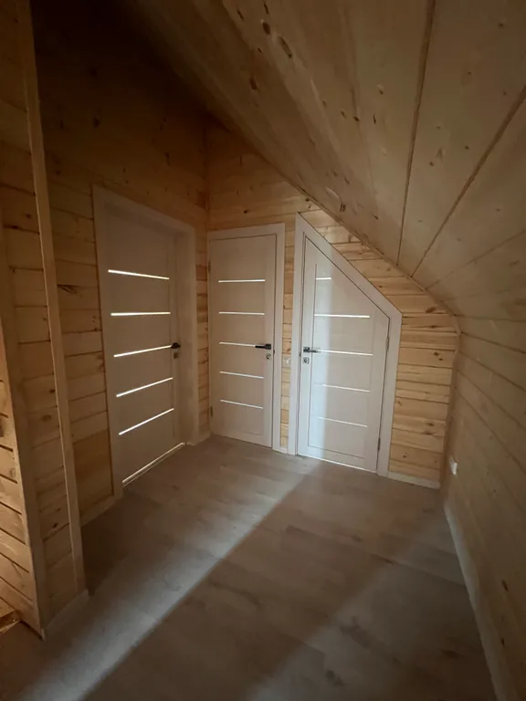 Барн хаус с видом на речку и бассейном