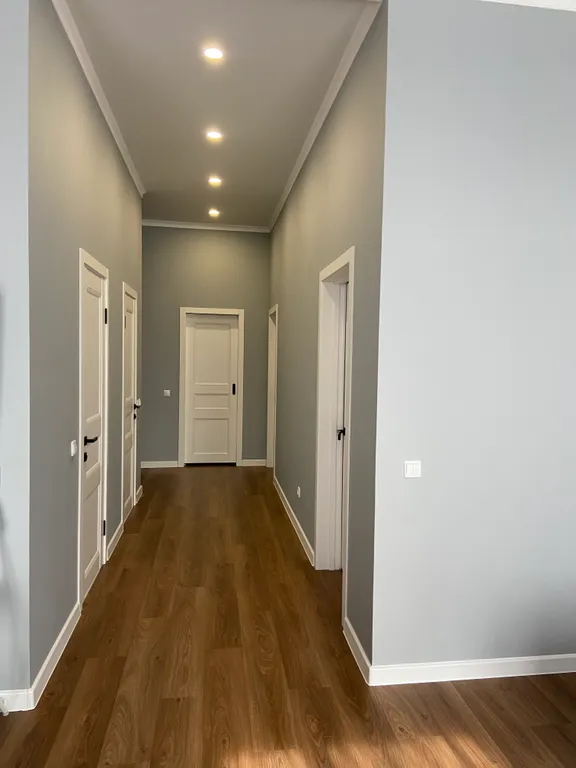 Комфортная квартира с высокими потолками около Корстона