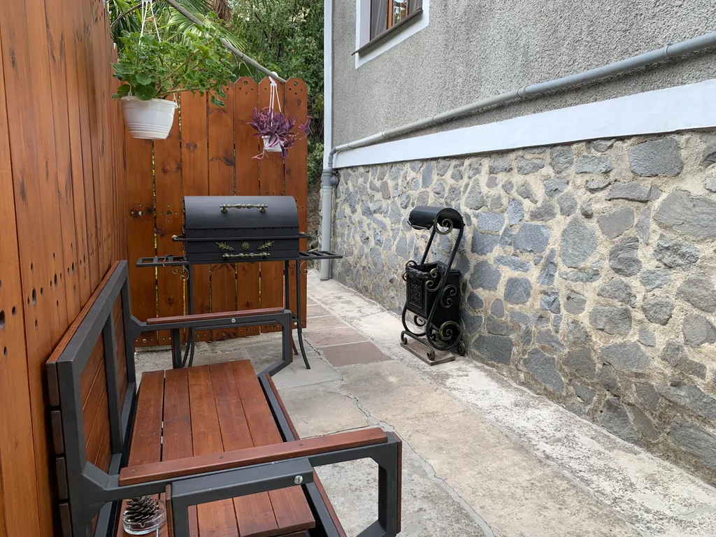 Уютный дом у моря со своим двориком и мангалом