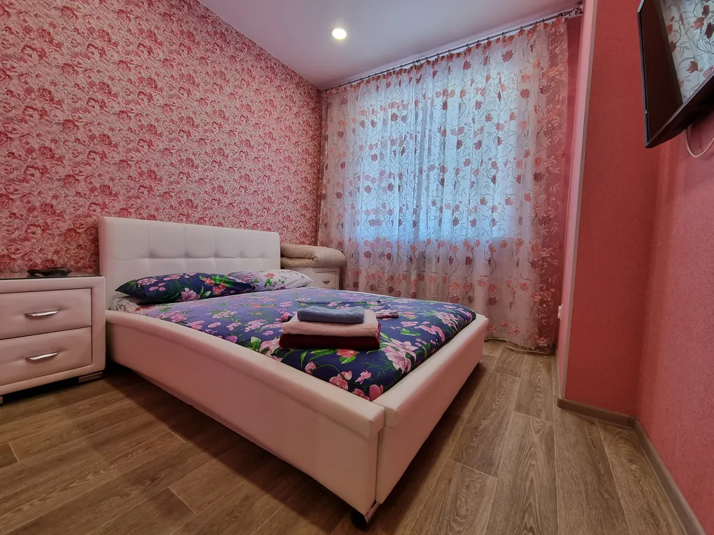 Отличная квартира с евроремонтом на Изыскателей 32В